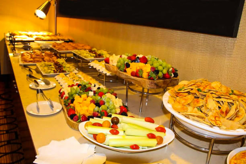 buffet a domicílio para 30 pessoas preço Parque dos Alecrins